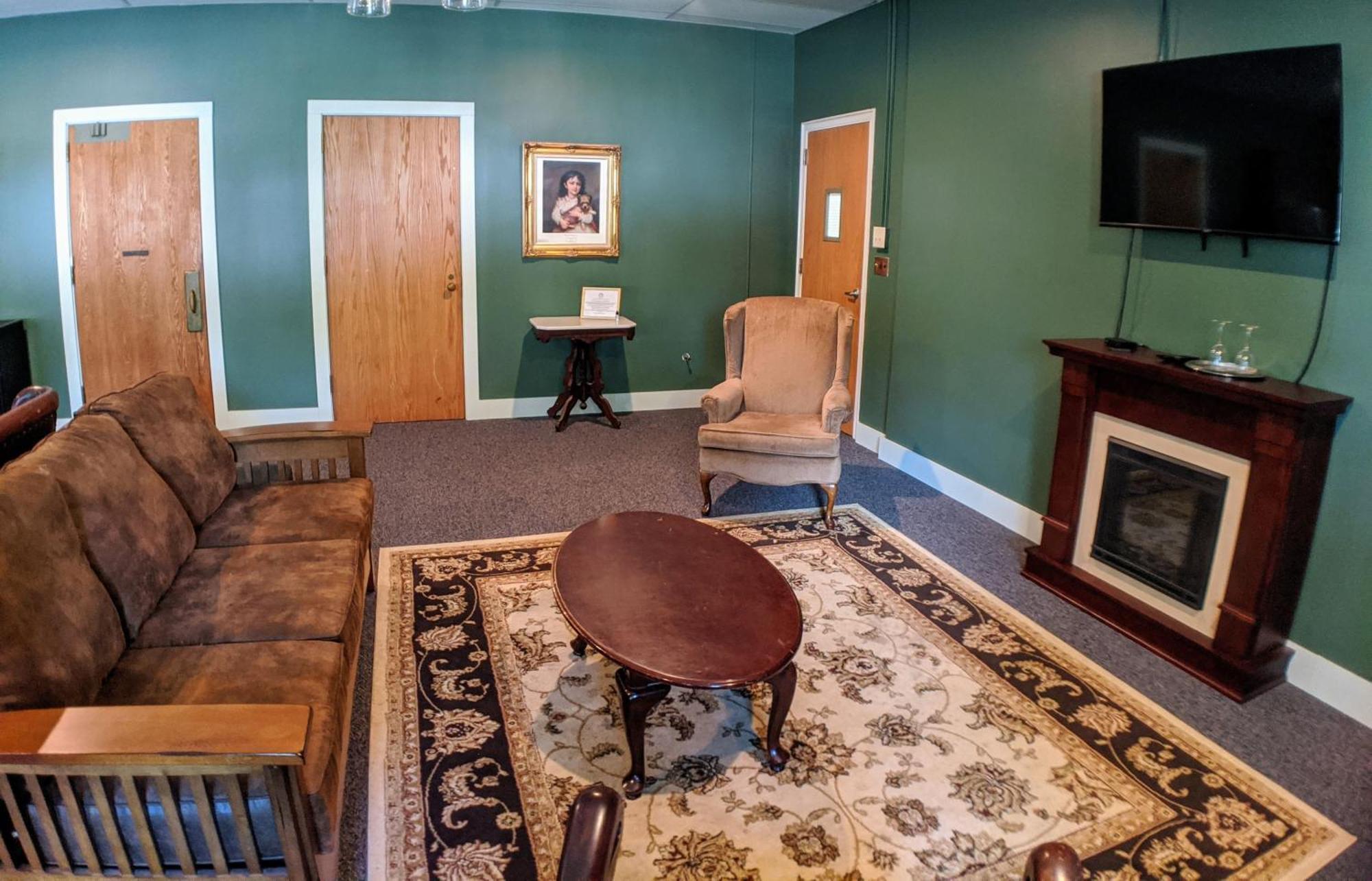 Sherman Inn Ogdensburg Room photo