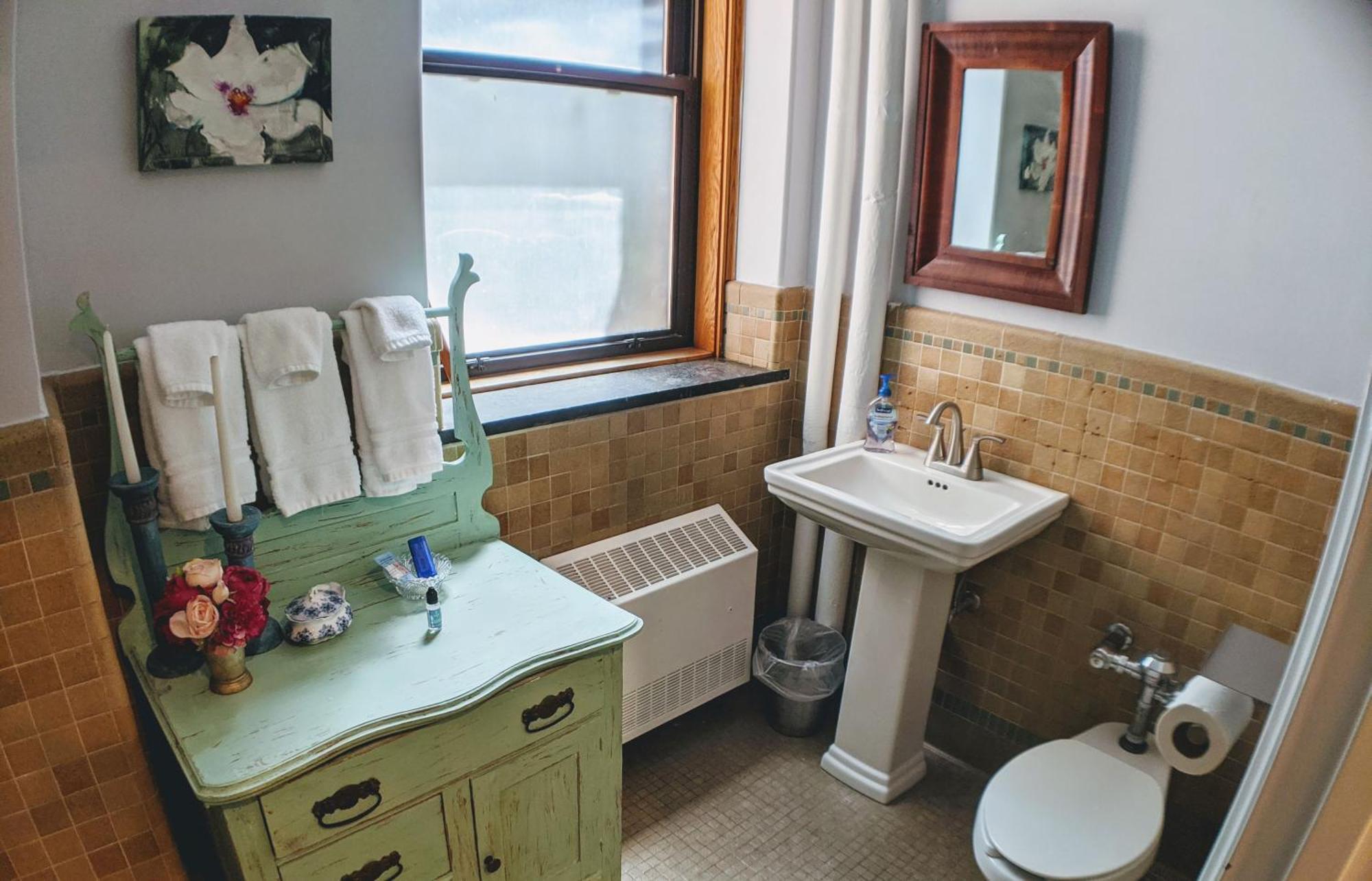 Sherman Inn Ogdensburg Room photo